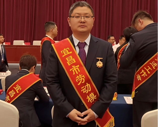 祝賀！微特工程師張艷波榮獲宜昌市“勞動模范”稱號